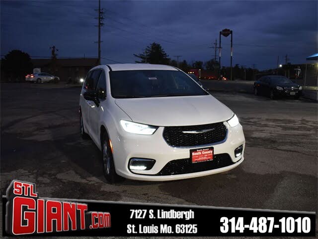 2026 Chrysler Pacifica Select AWD