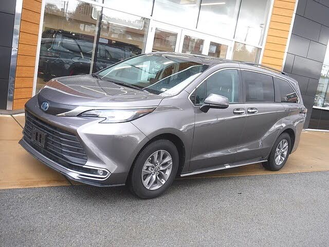 2023 Toyota Sienna XLE 7-Passenger FWD