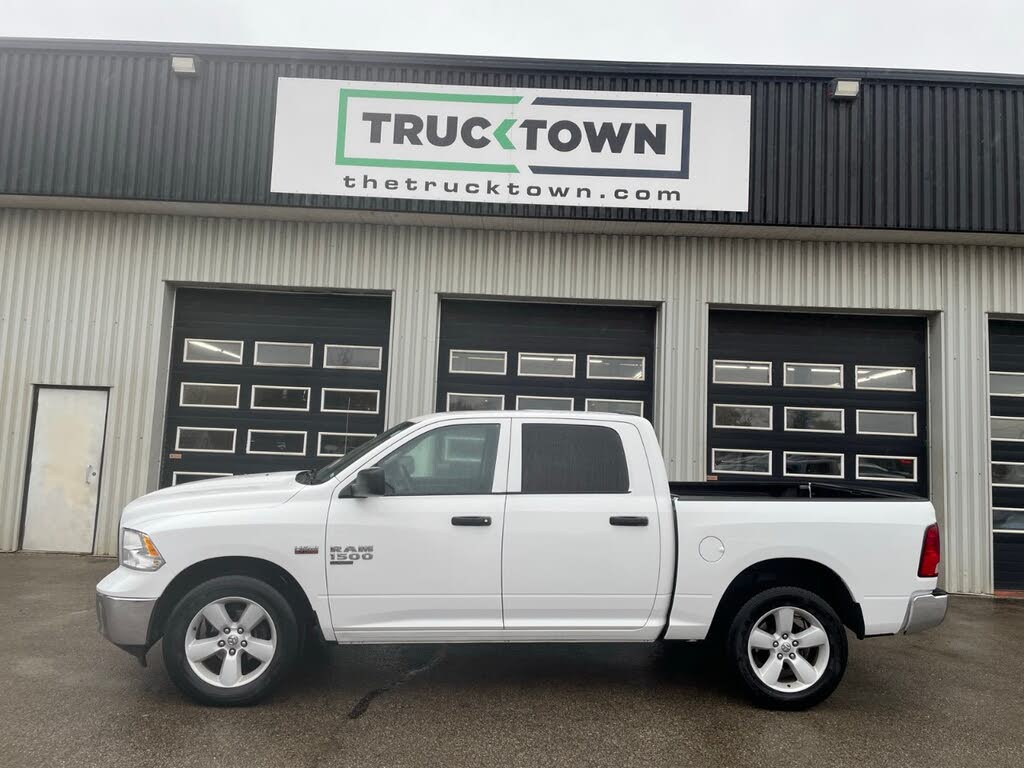 2023 RAM 1500 Classic SLT Crew Cab 4WD