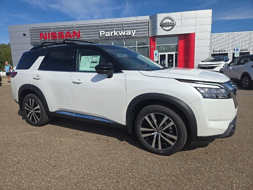 2025 Nissan Pathfinder Platinum 4WD