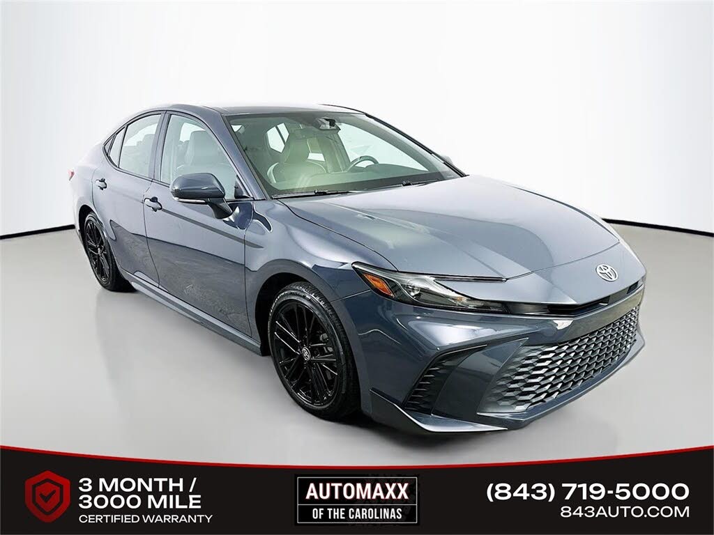 2025 Toyota Camry SE FWD