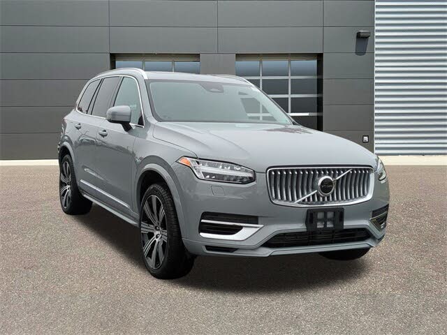 2025 Volvo XC90 T8 Core Bright Theme eAWD