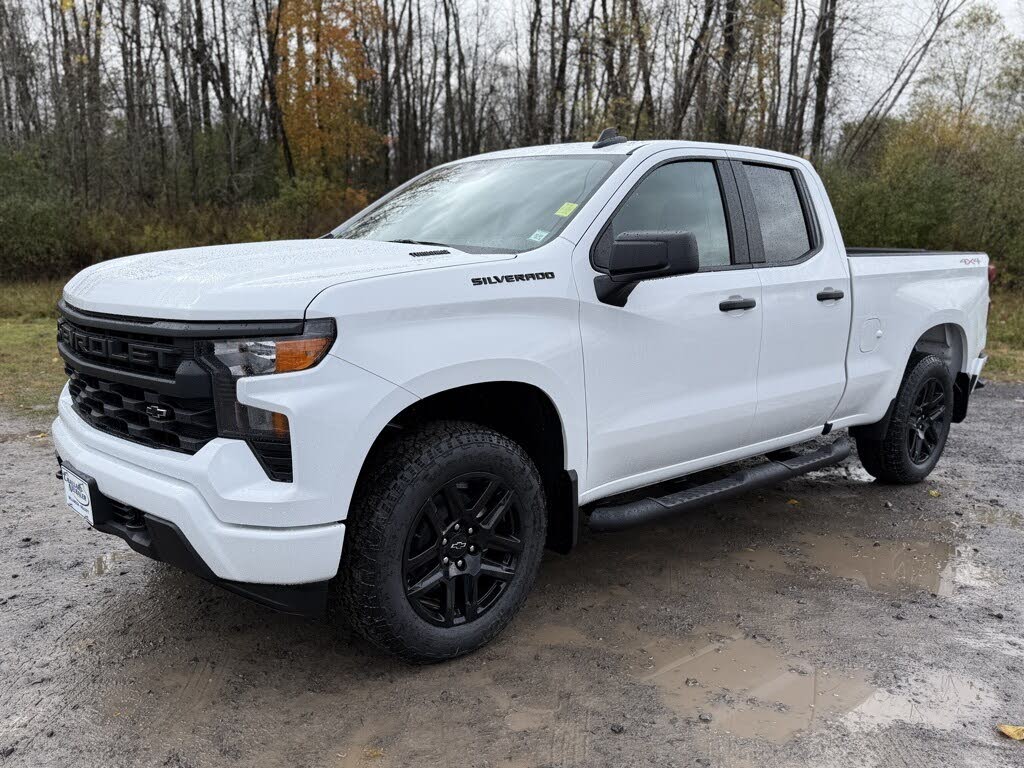 2026 Chevrolet Silverado 1500 Custom Double Cab 4WD