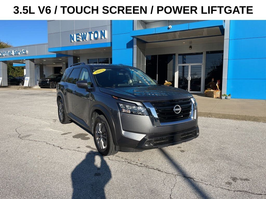 2025 Nissan Pathfinder SV FWD