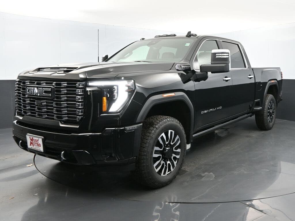2025 GMC Sierra 3500HD Denali Ultimate Crew Cab 4WD