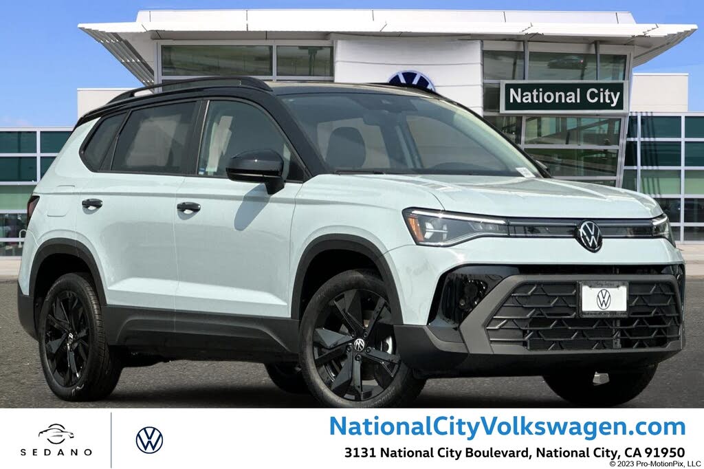 2025 Volkswagen Taos SE Black FWD