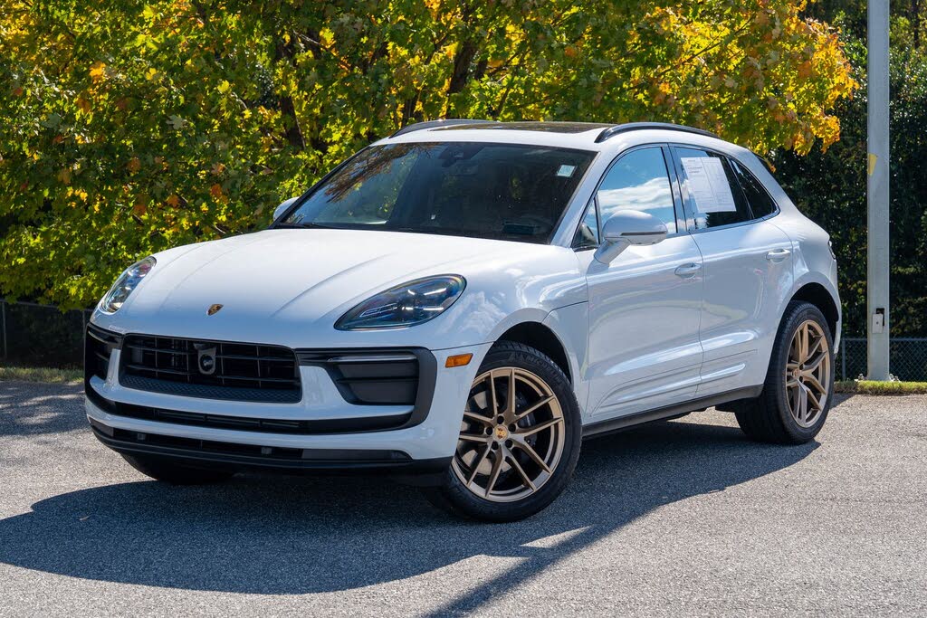 2025 Porsche Macan AWD
