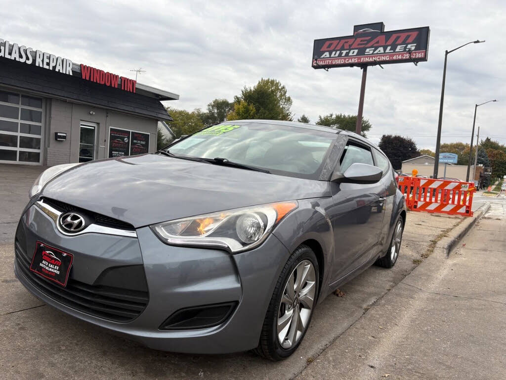 2016 Hyundai Veloster FWD with Yellow Accent Interior