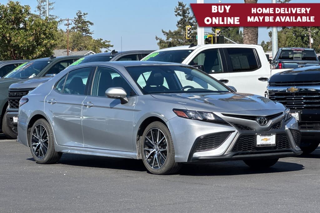 2024 Toyota Camry SE FWD