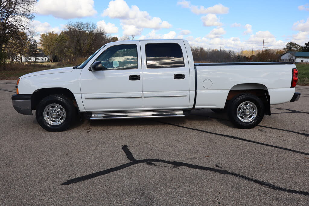 2004 Chevrolet Silverado 2500 LS Crew Cab 4WD