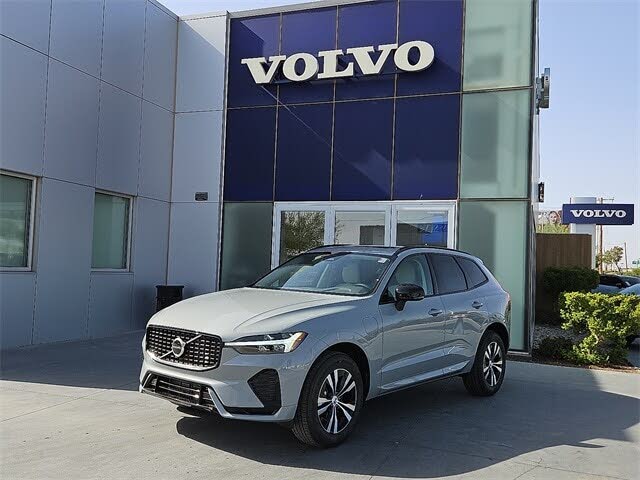 2025 Volvo XC60 Recharge T8 Core Dark Theme eAWD