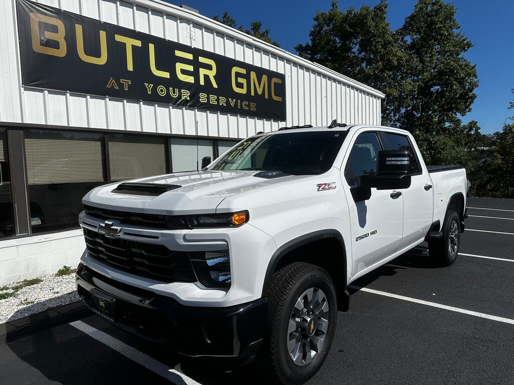 2024 Chevrolet Silverado 2500HD Custom Crew Cab 4WD