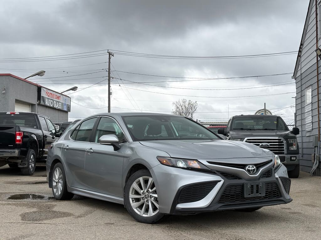 2024 Toyota Camry SE FWD