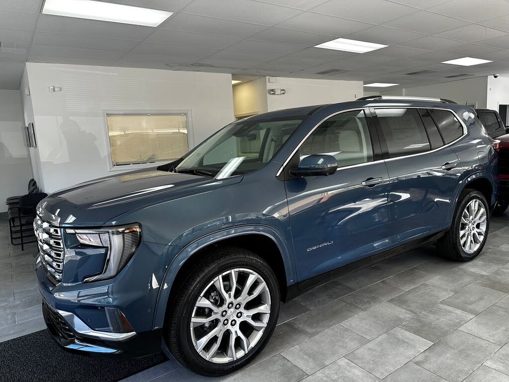 2026 GMC Acadia Denali AWD