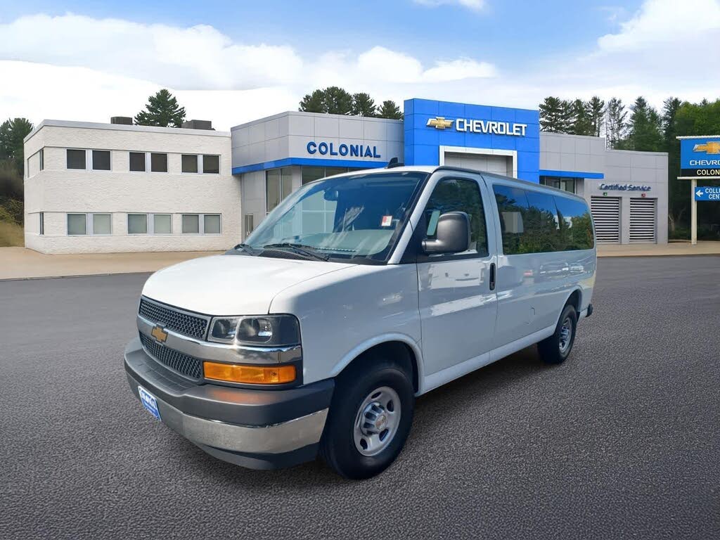 2025 Chevrolet Express 3500 LS RWD