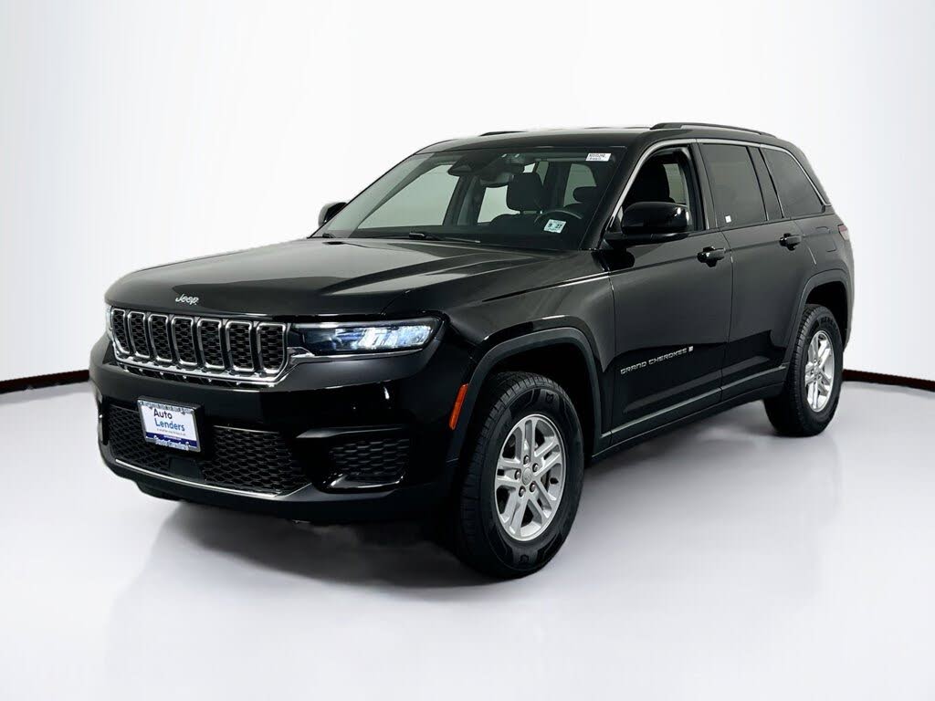 2022 Jeep Grand Cherokee Laredo 4WD
