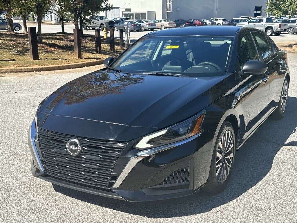 2024 Nissan Altima 2.5 SV FWD