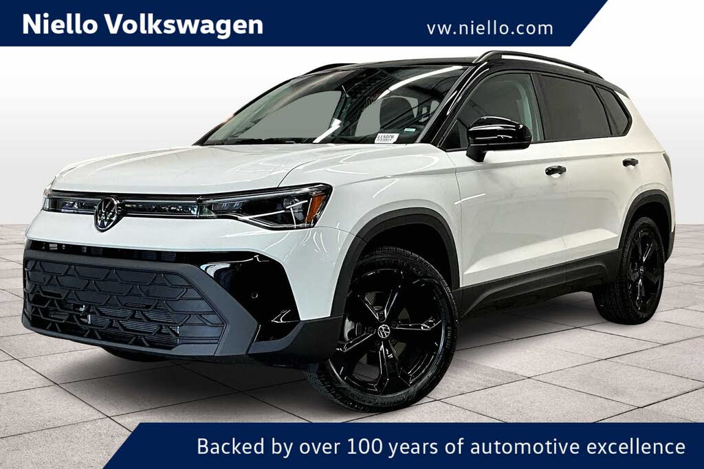 2025 Volkswagen Taos SE Black 4Motion
