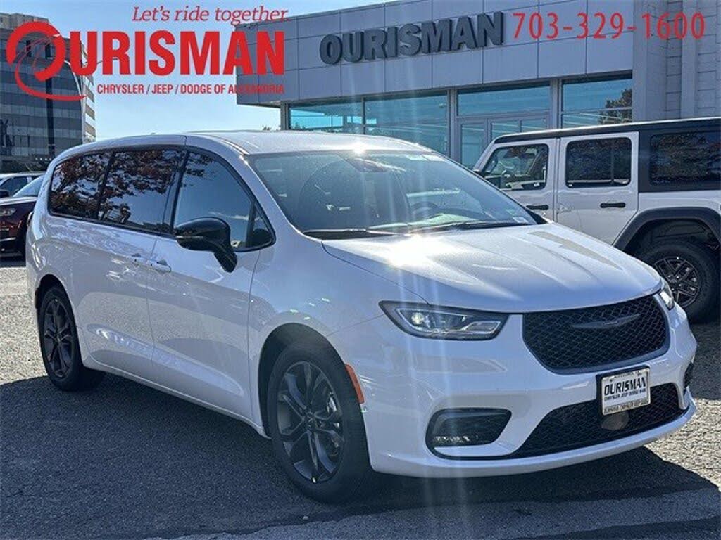 2026 Chrysler Pacifica Select FWD