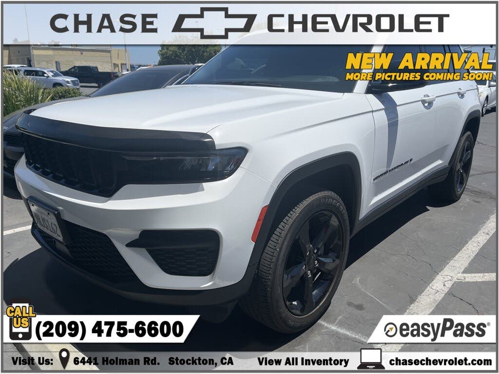 2023 Jeep Grand Cherokee Altitude 4WD