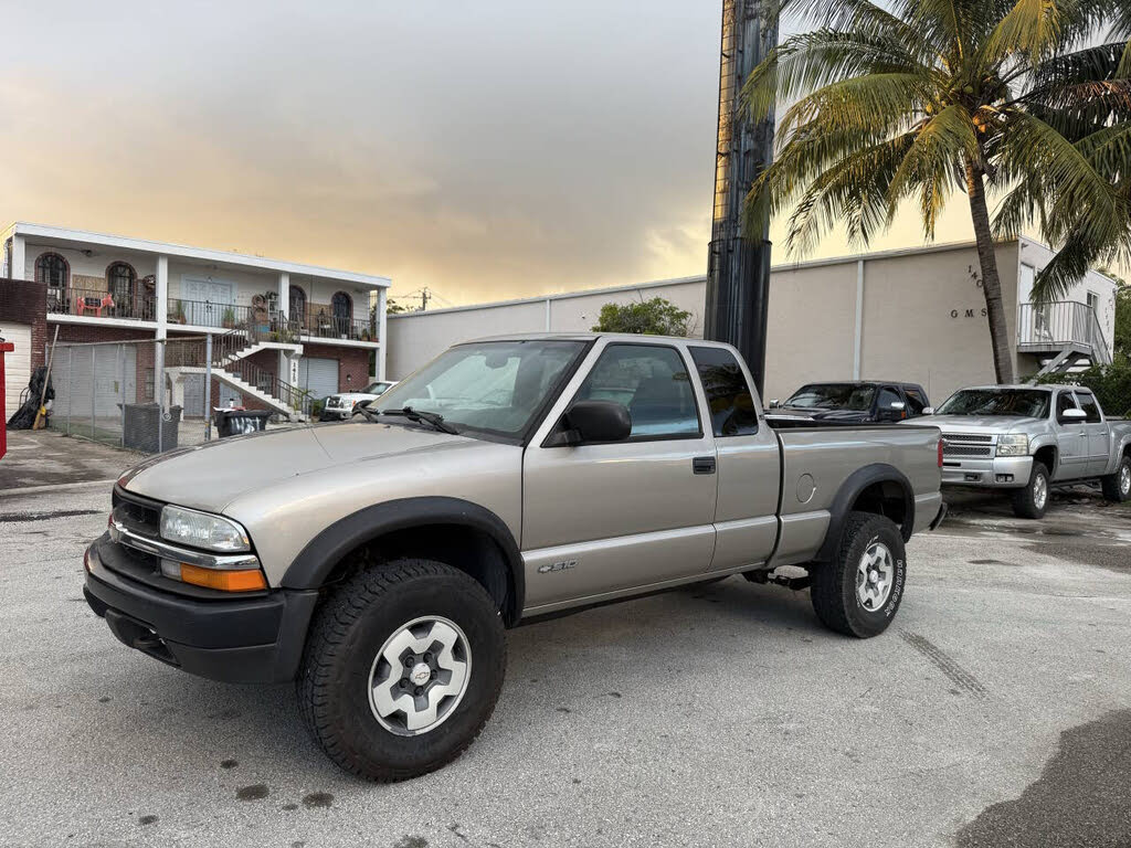 2003 Chevrolet S-10 LS Extended Cab 4WD
