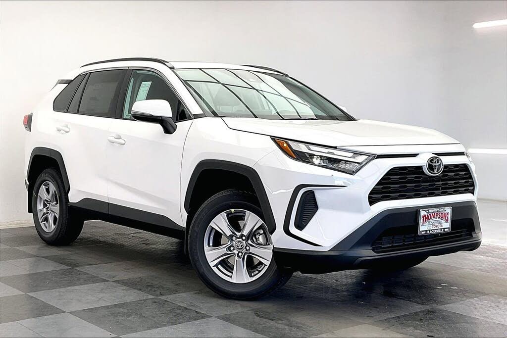 2025 Toyota RAV4 XLE AWD