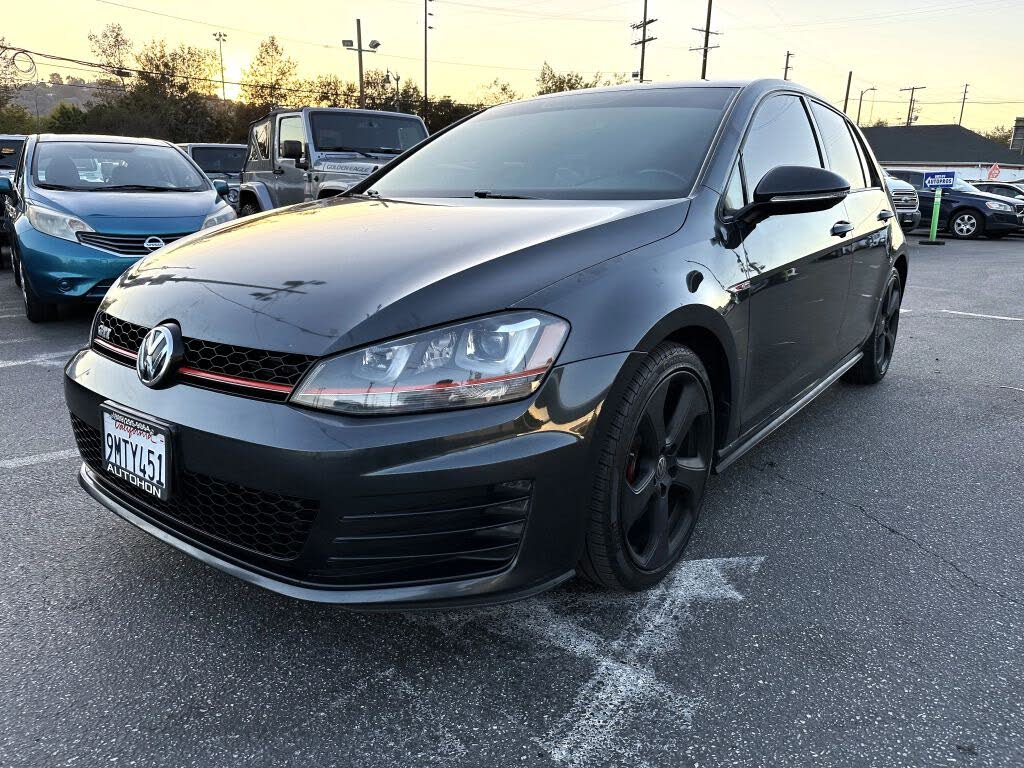 2015 Volkswagen Golf GTI 2.0T SE 4-Door FWD with Performance Package