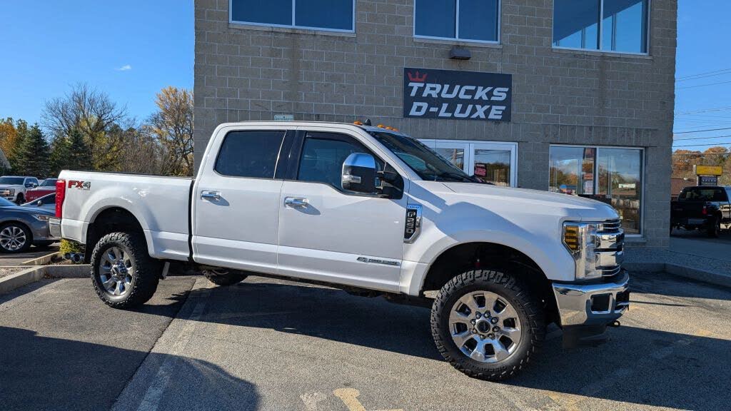 2019 Ford F-250 Super Duty Lariat Crew Cab 4WD