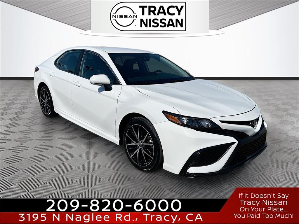 2024 Toyota Camry SE FWD