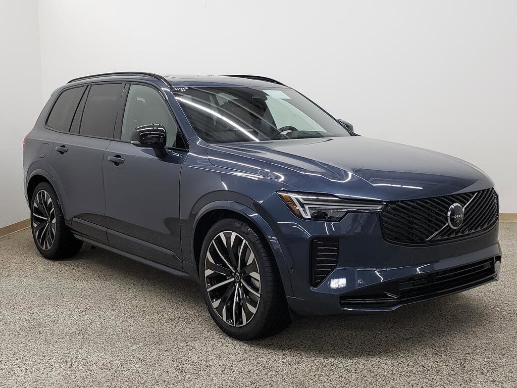 2026 Volvo XC90 B6 Ultra Dark 6-Passenger AWD