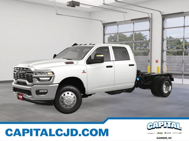2025 RAM 3500 Chassis Tradesman Crew Cab LB DRW 4WD