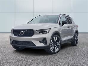 Volvo XC40 B5 Plus Dark Theme AWD
