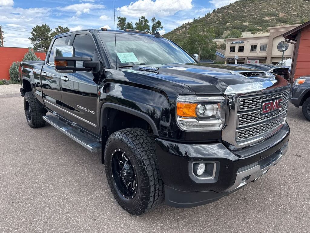 2019 GMC Sierra 2500HD Denali Crew Cab 4WD