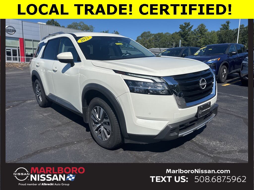 2023 Nissan Pathfinder SL 4WD