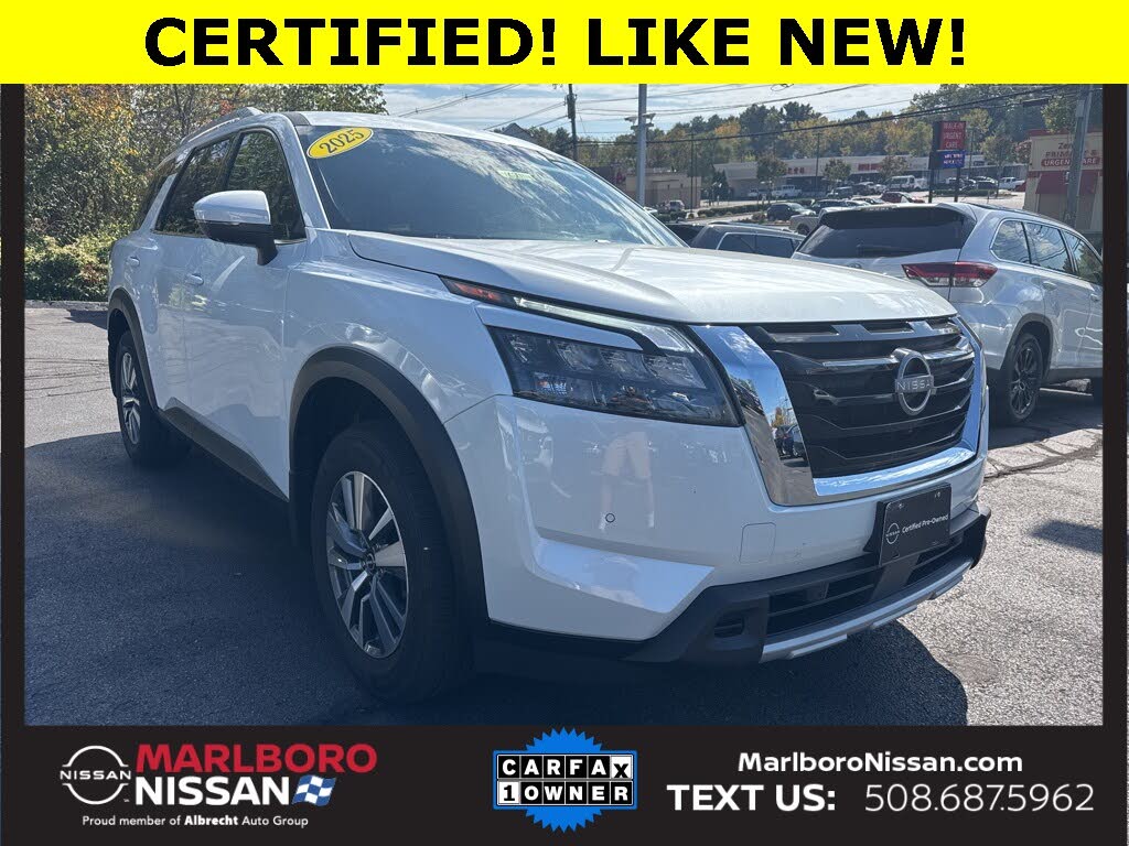 2025 Nissan Pathfinder SL 4WD