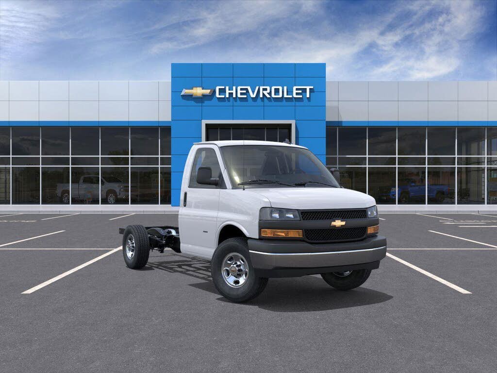 2025 Chevrolet Express Chassis 3500 Cutaway 139