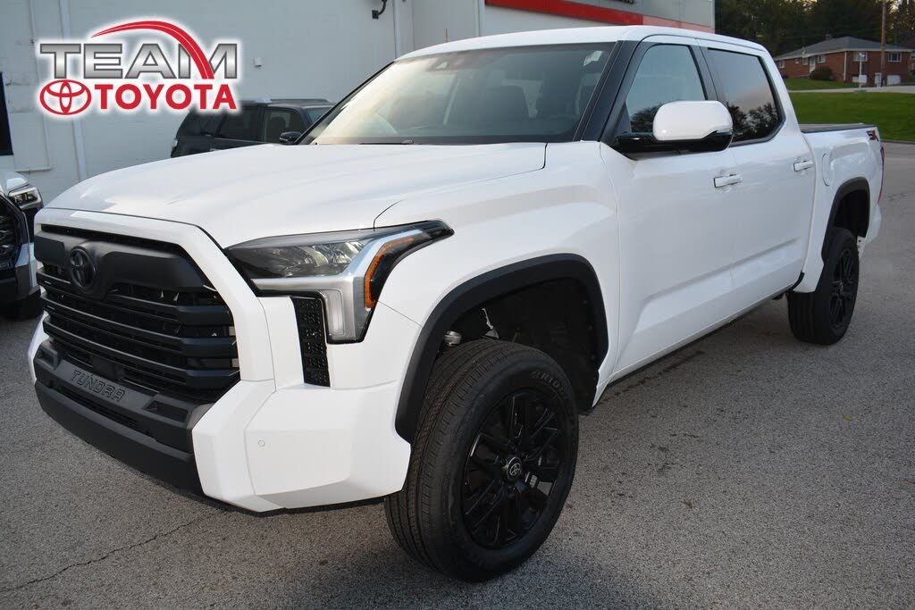 2026 Toyota Tundra SR5 CrewMax Cab 4WD
