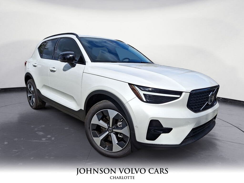 2026 Volvo XC40 B5 Plus AWD