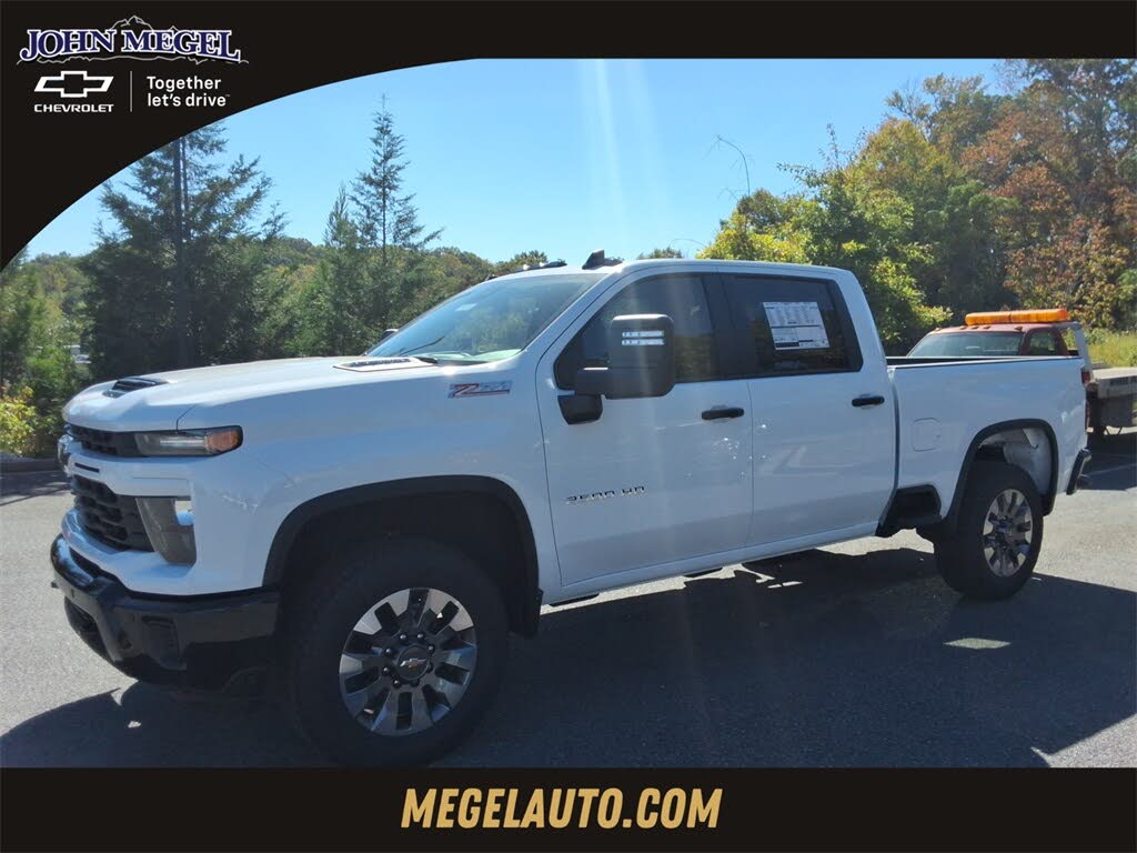 2026 Chevrolet Silverado 2500HD Custom Crew Cab 4WD