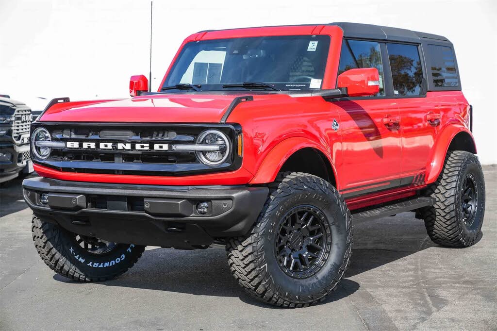 2024 Ford Bronco Outer Banks 4-Door 4WD