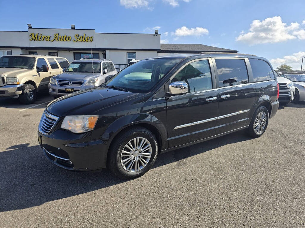 2014 Chrysler Town & Country Touring-L FWD