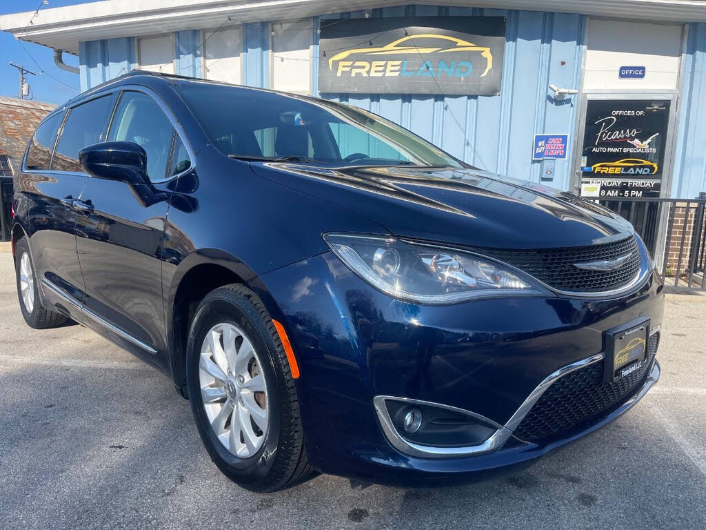 2017 Chrysler Pacifica Touring L FWD