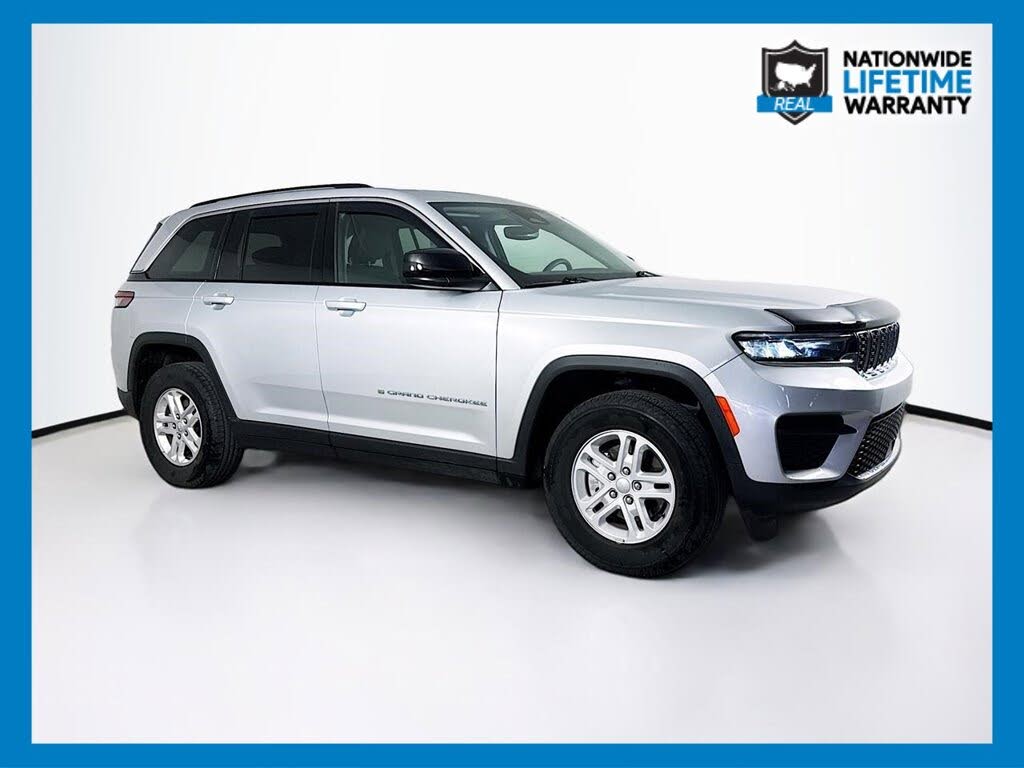 2023 Jeep Grand Cherokee Laredo RWD