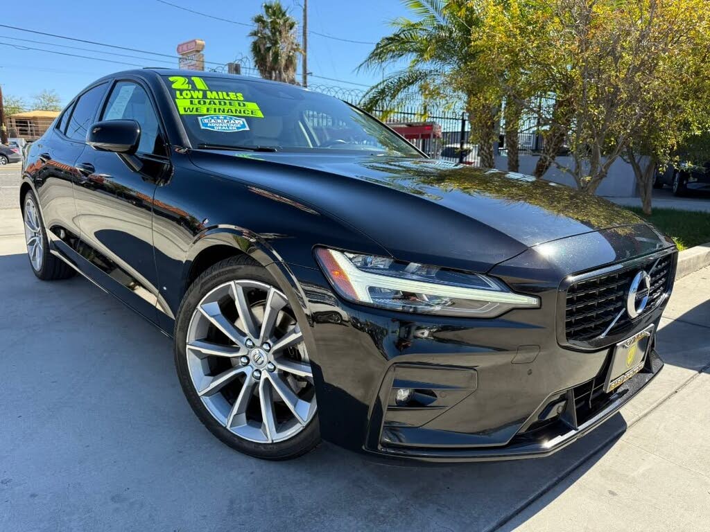 2021 Volvo S60 T5 Momentum AWD