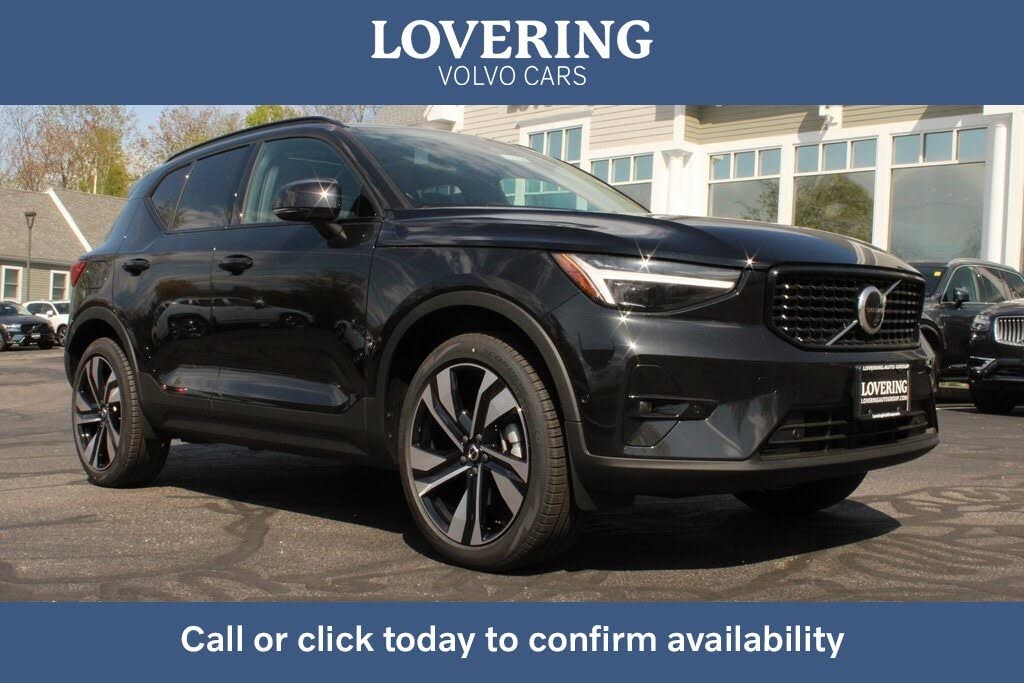 2025 Volvo XC40 B5 Ultra Dark Theme AWD