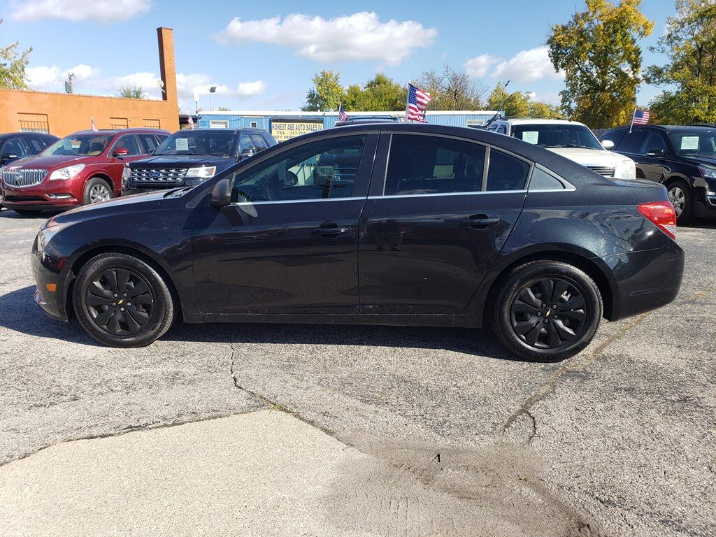2012 Chevrolet Cruze LS Sedan FWD