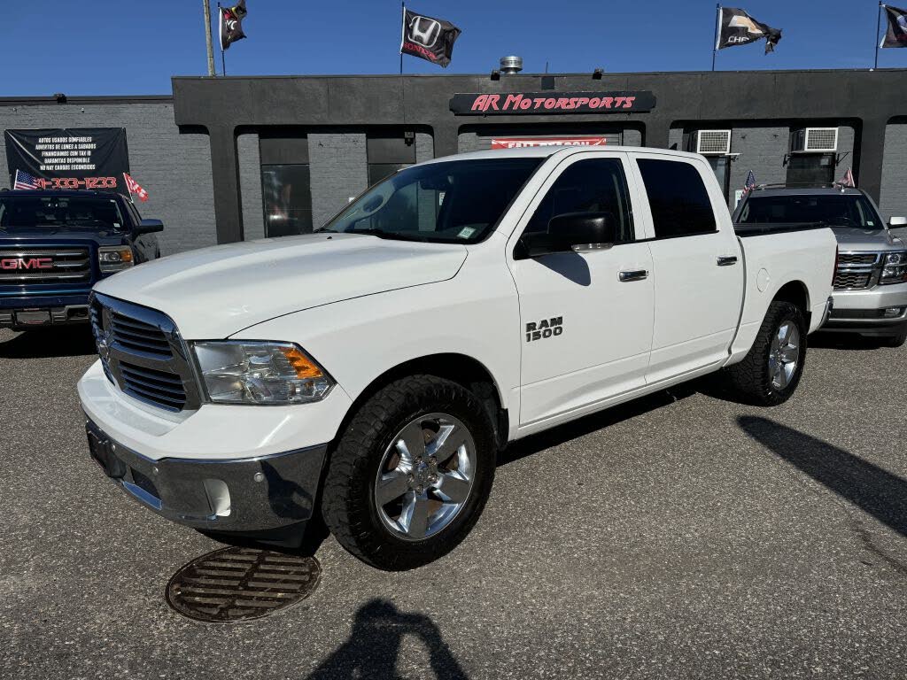 2016 RAM 1500 SLT Crew Cab 4WD