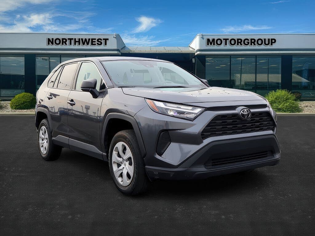 2024 Toyota RAV4 LE FWD