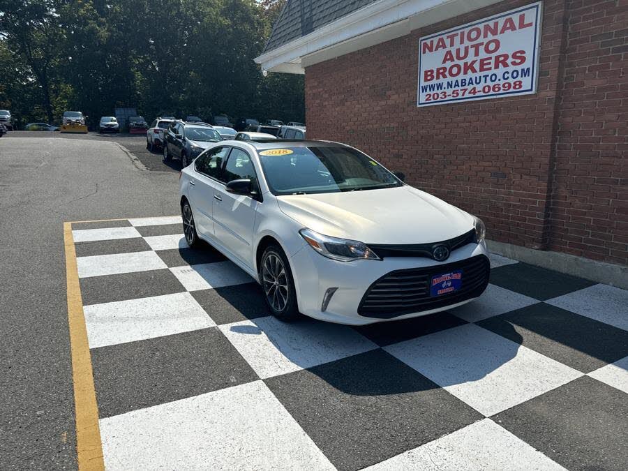 2018 Toyota Avalon Hybrid XLE Premium FWD