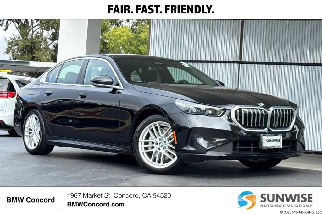 2025 BMW 5 Series 530i RWD